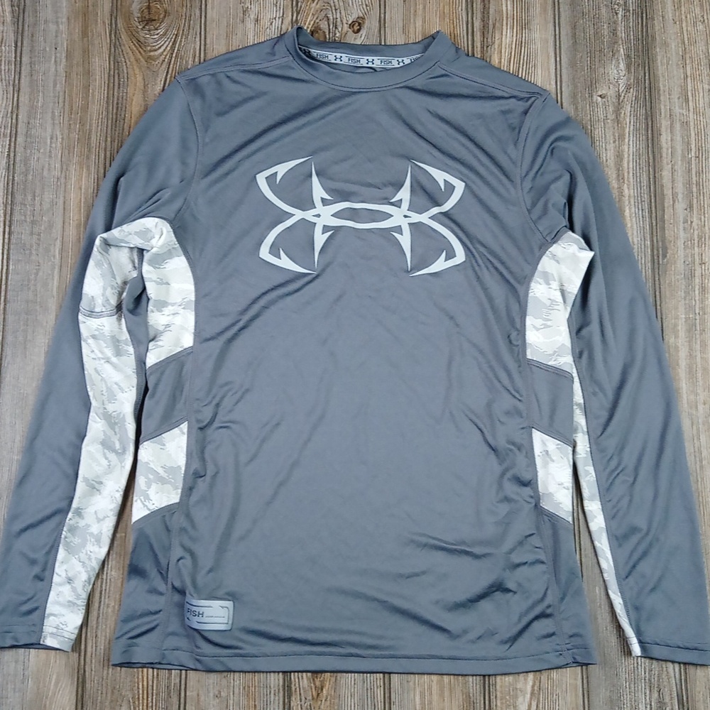 Under Armour Long Sleeve Fish Heat Gear Loose Comfy Sporty Top
